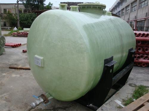 用玻璃鋼制作儲(chǔ)罐有何優(yōu)點(diǎn)?