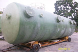 供應(yīng)各型號玻璃鋼儲罐