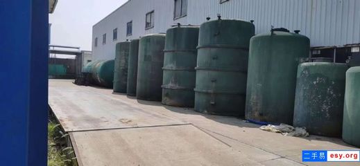 二手立式玻璃鋼罐 20余臺10立方-80立方鹽酸儲罐 9成新1到3年(山東濟(jì)寧)