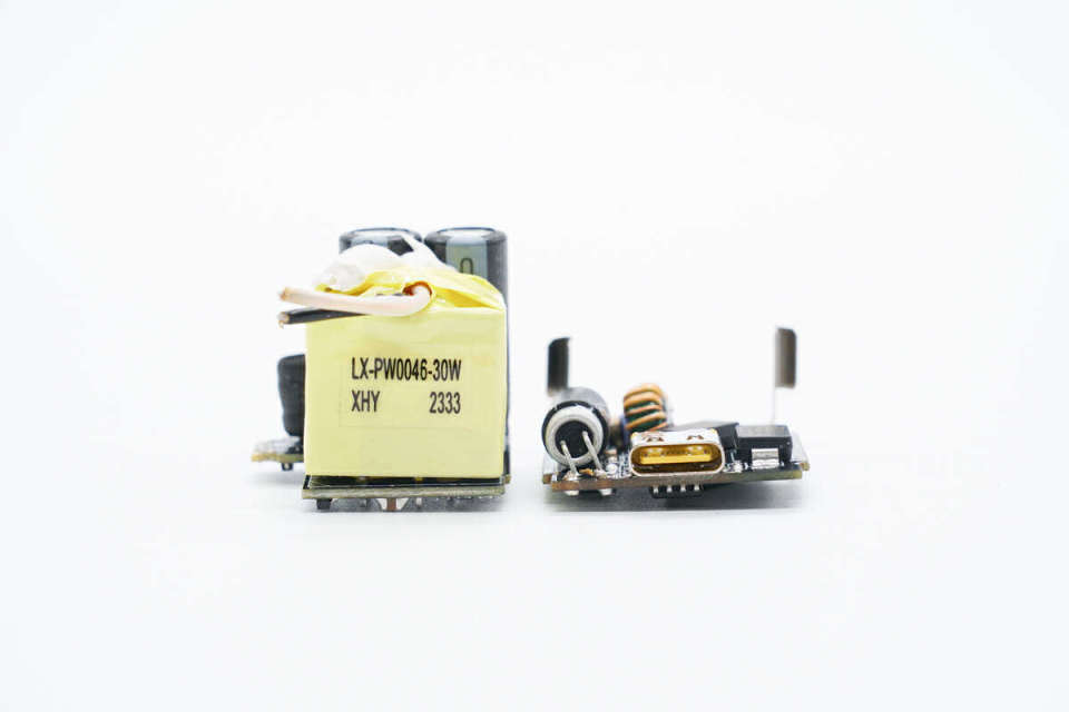 小巧迷你，iPhone 15新機(jī)用戶的優(yōu)選伴侶 大麥30W氮化鎵快充拆解評(píng)測
